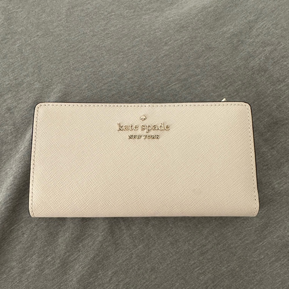 Kate spade Staci saffano leather off white wallet